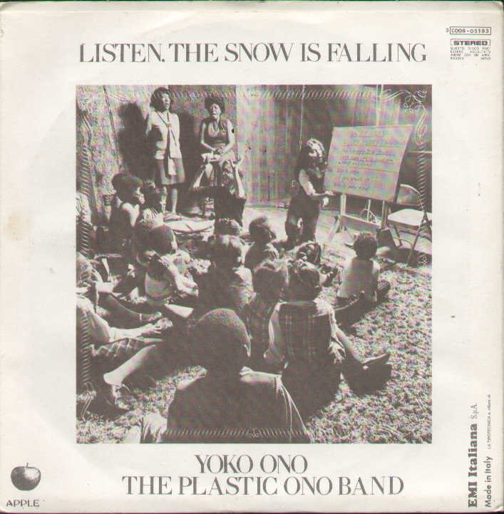 Happy Xmas War Is Over / Listen The Snow Is Falling