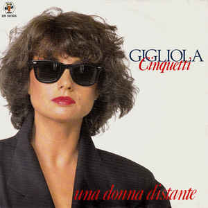 Una Donna Distante